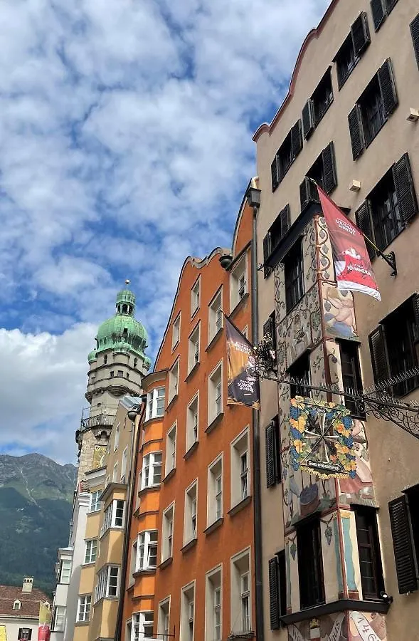 Altstadthotel Weisses Kreuz Innsbruck 4*,
