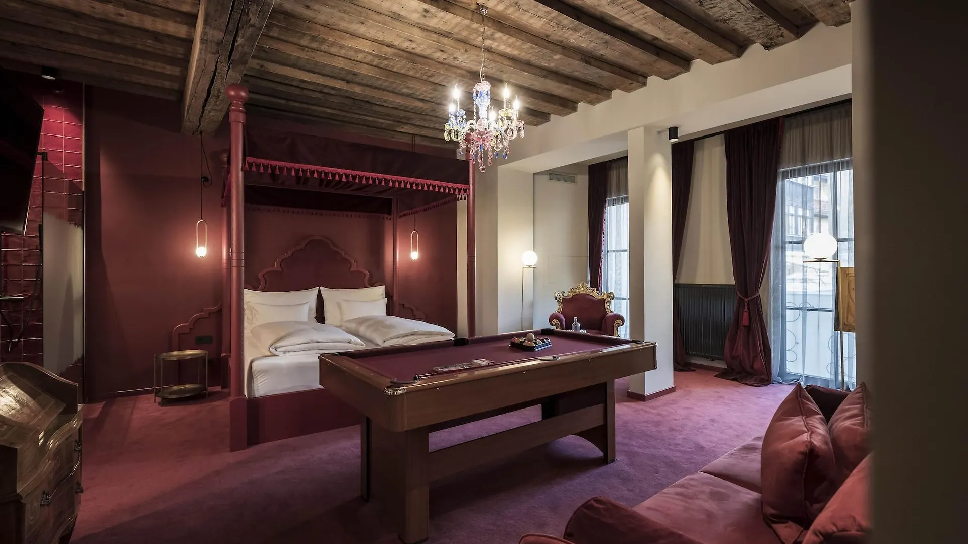 **** Hotel Altstadthotel Weisses Kreuz Innsbruck Austria