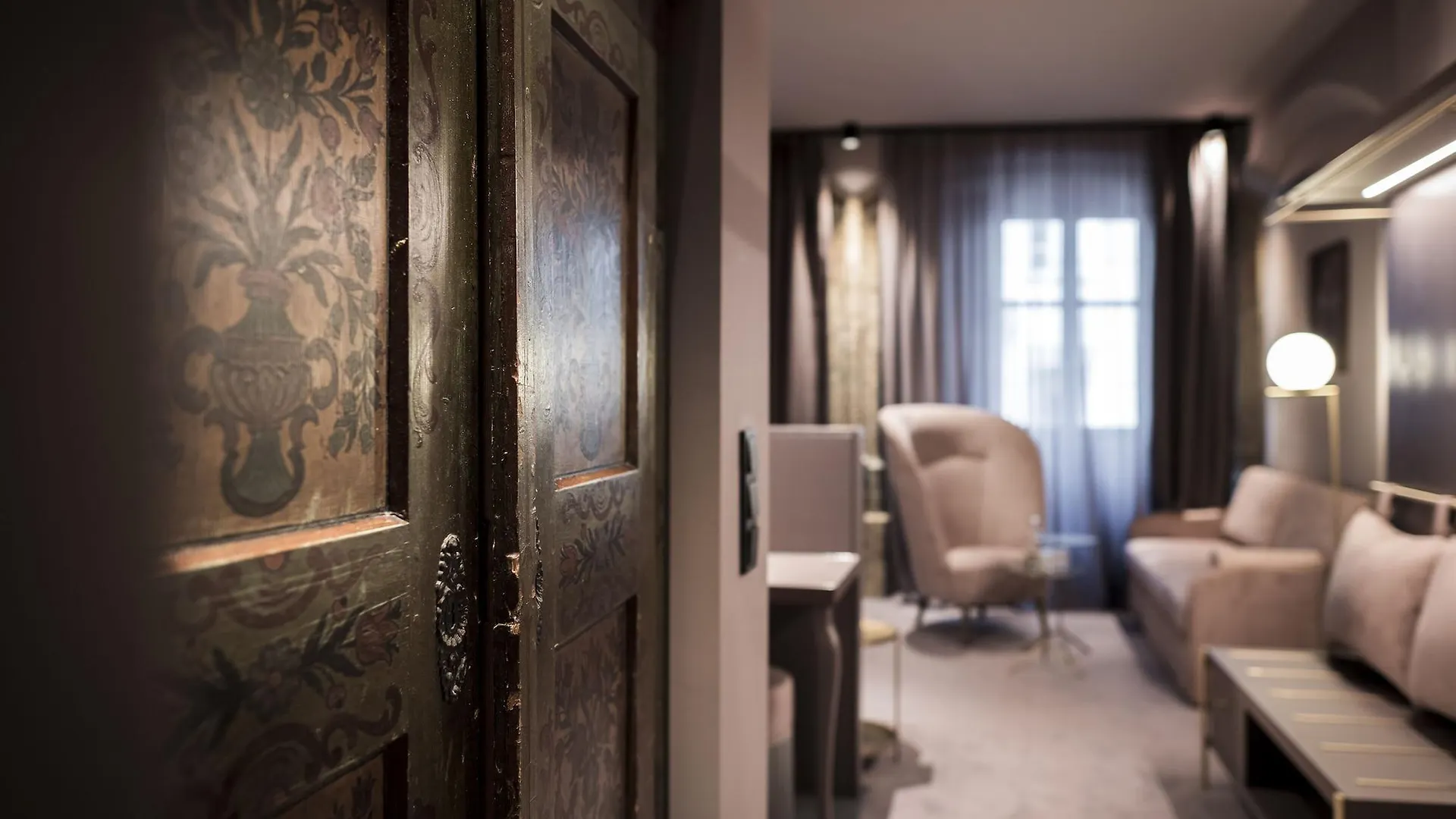 Altstadthotel Weisses Kreuz Innsbruck 4*,