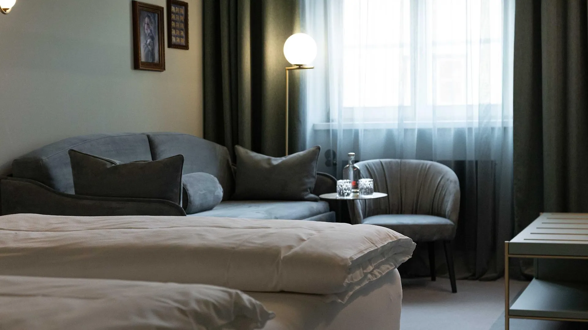 **** Hotel Altstadthotel Weisses Kreuz Innsbruck Austria