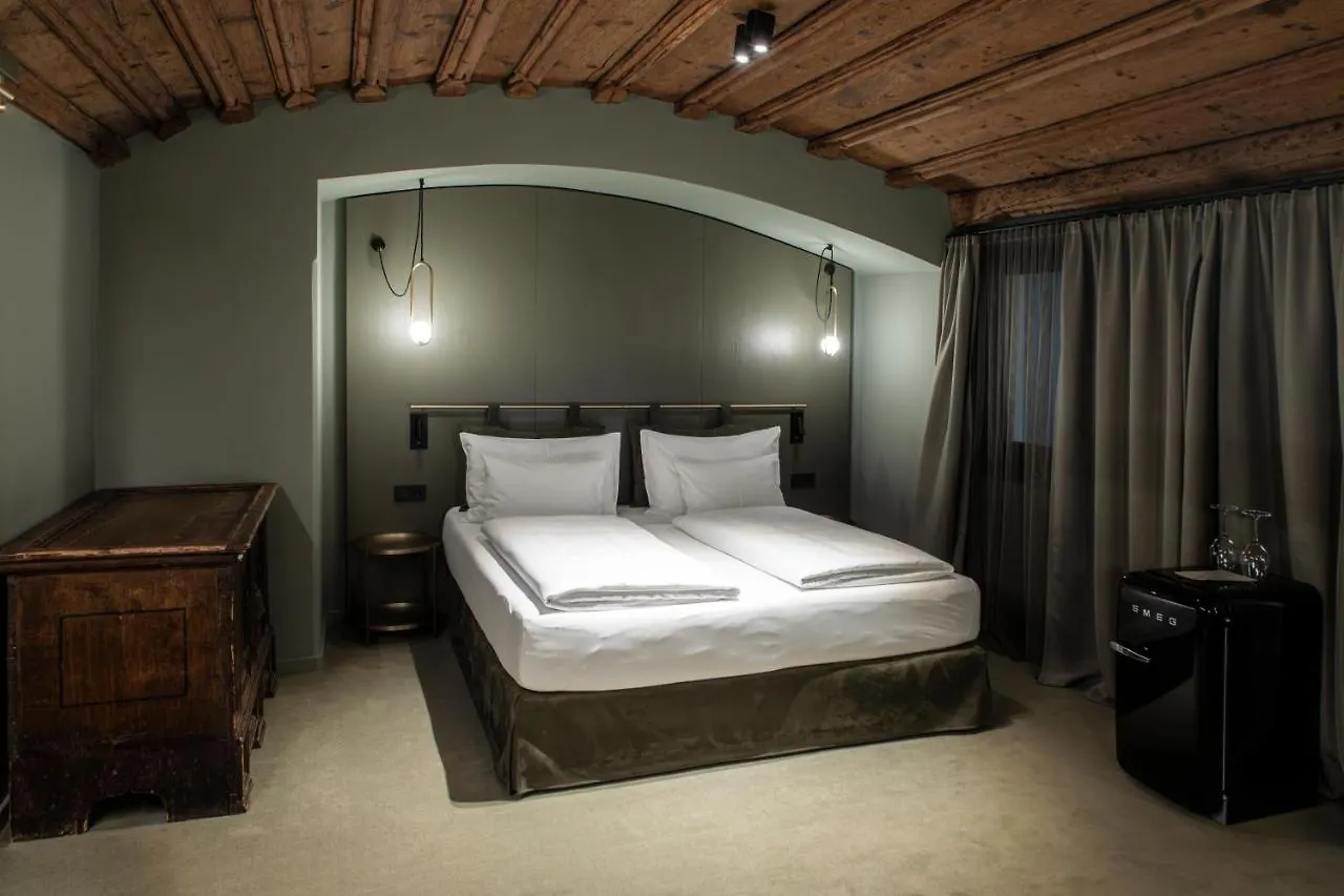 Altstadthotel Weisses Kreuz Innsbruck 4*,  Austria